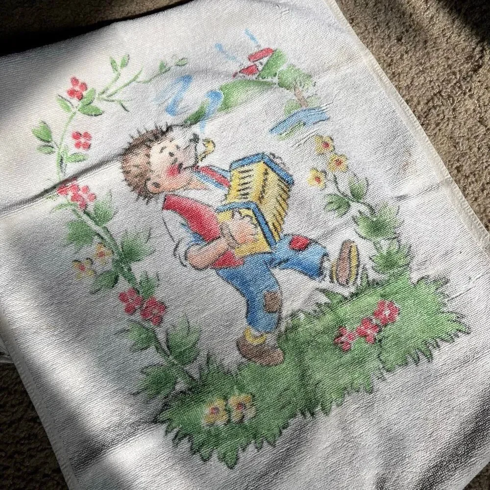 VTG Hedgehog Accordion Terry Guest Towel Alpine Folk Art Storybook Linen